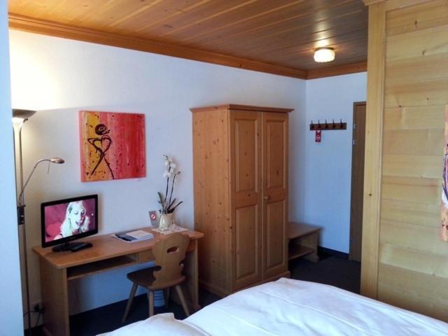 Sonnegg Hotel Zweisimmen Phòng bức ảnh