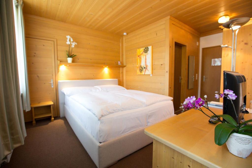 Sonnegg Hotel Zweisimmen Phòng bức ảnh