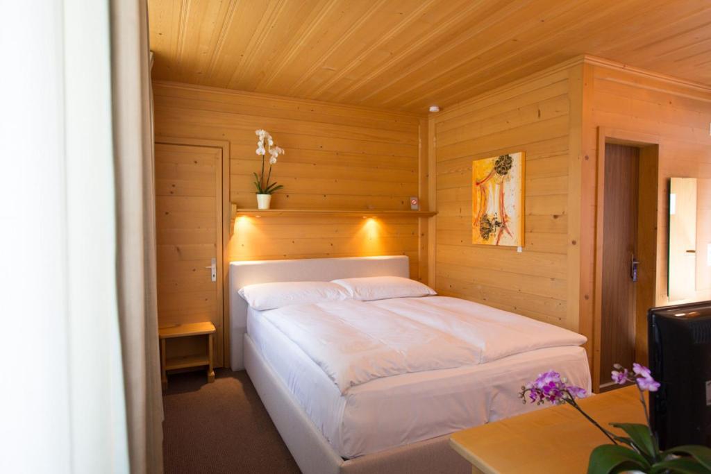 Sonnegg Hotel Zweisimmen Phòng bức ảnh